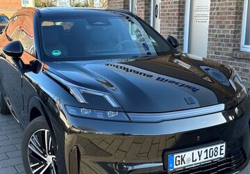 Lynk & Co 08 2.500 km 43.350 &euro; Übach-Palenberg 52531
