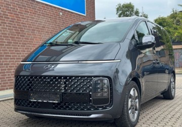 Hyundai STARIA 84.000 km 31.950 &euro; Düren 52349